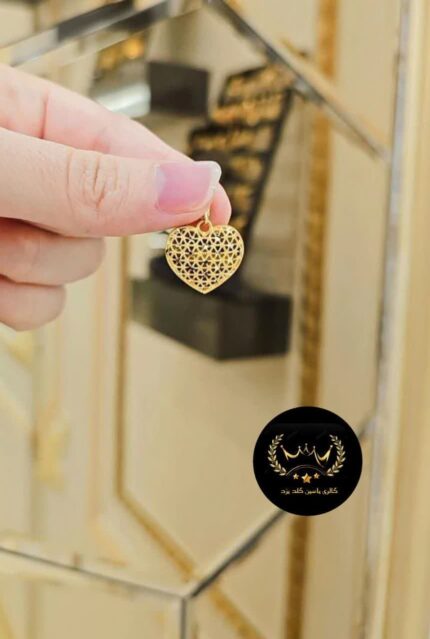 مدال طرح قلب نقش دار