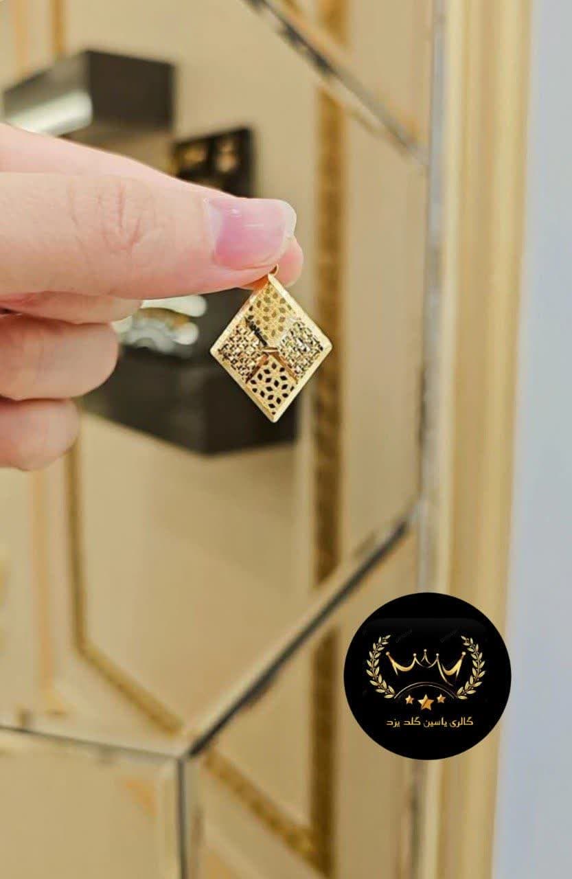 photo_2025-02-14_22-39-53 مدال طرح لوزی چهار نقش